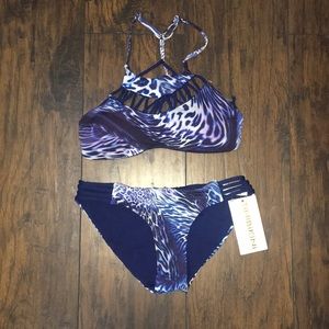 Reversible bikini bathing suit